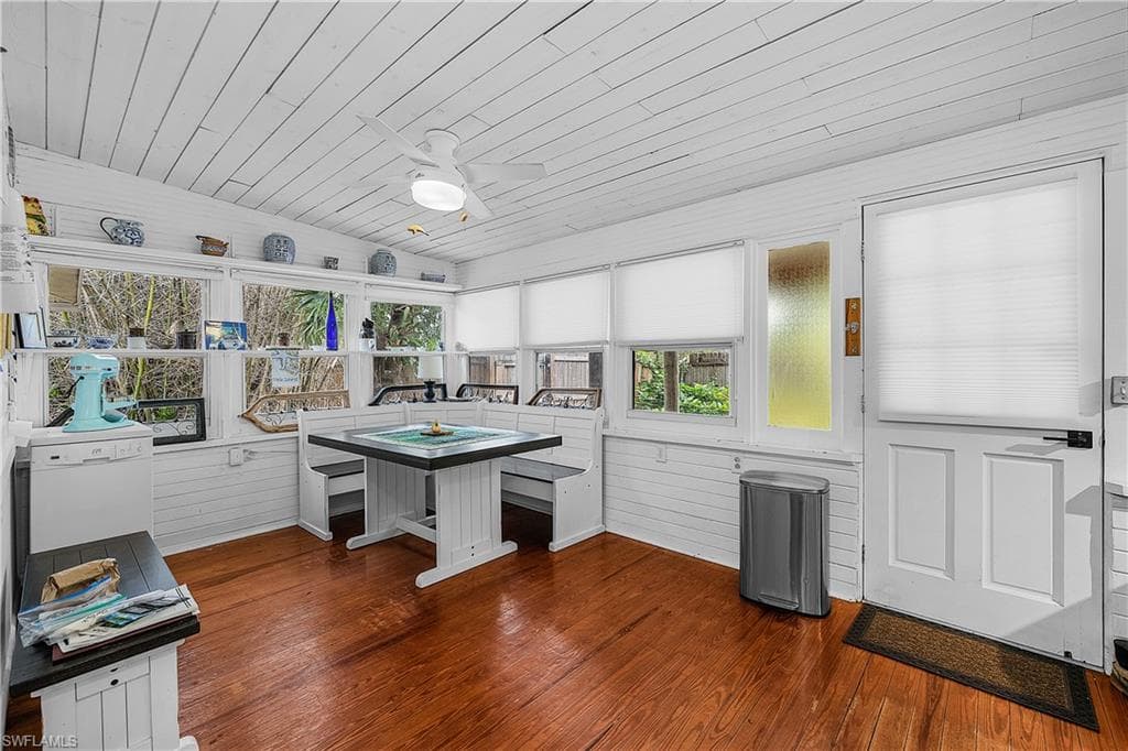 7697 Beach Daisy LN-5