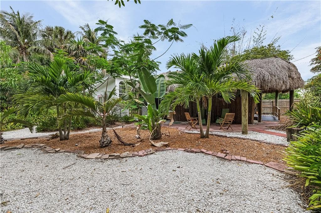 7697 Beach Daisy LN-24