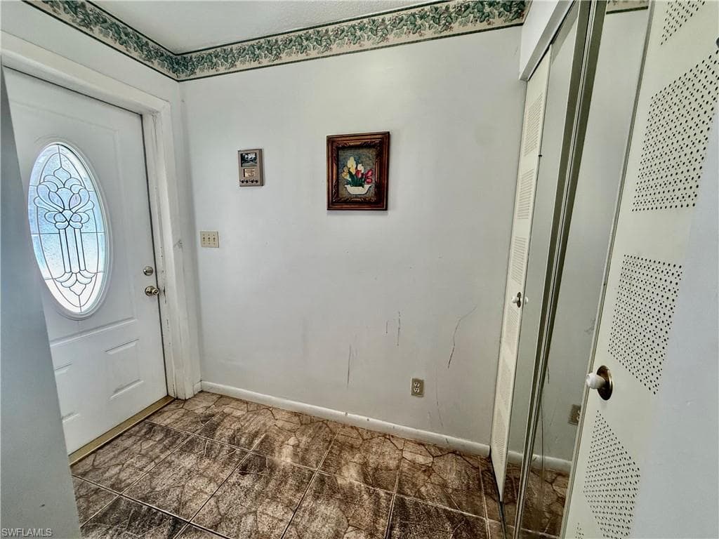 217 Oaklawn CT-23