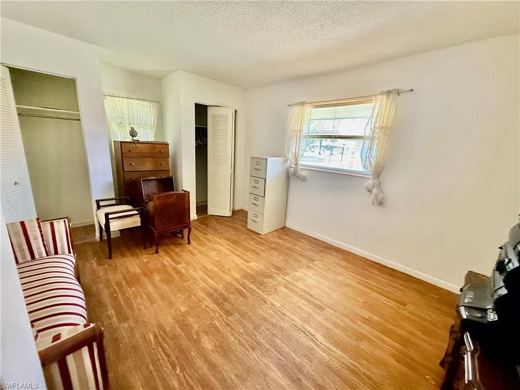 217 Oaklawn CT-17