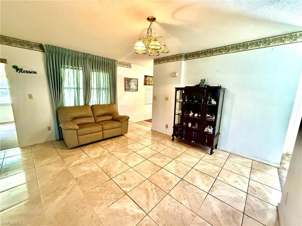 217 Oaklawn CT-12