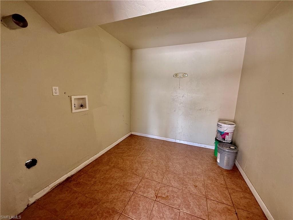 217 Oaklawn CT-5