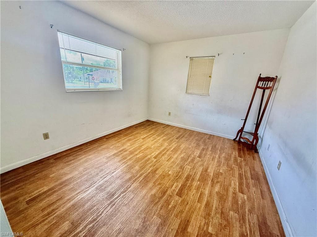 217 Oaklawn CT-20