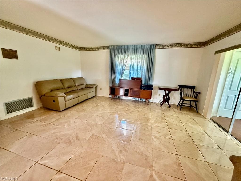 217 Oaklawn CT-10