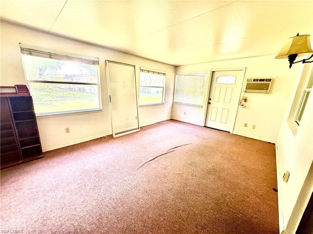 217 Oaklawn CT-15