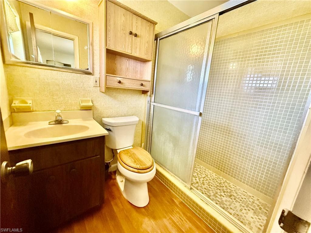 217 Oaklawn CT-19