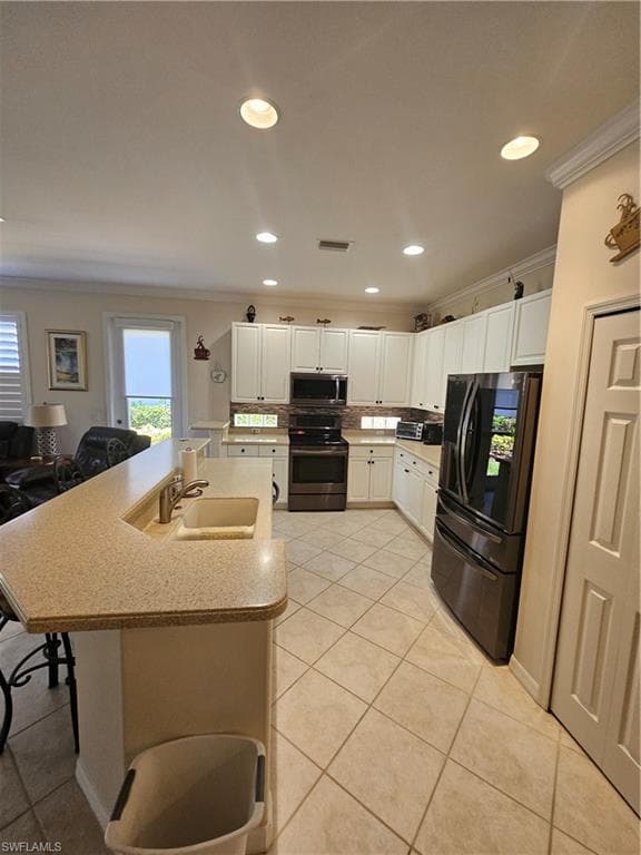 10518 Avila CIR-13
