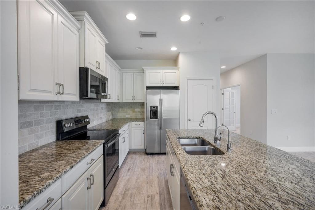 2343 Sheen LN 405-7