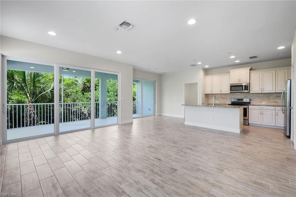 2343 Sheen LN 405-5