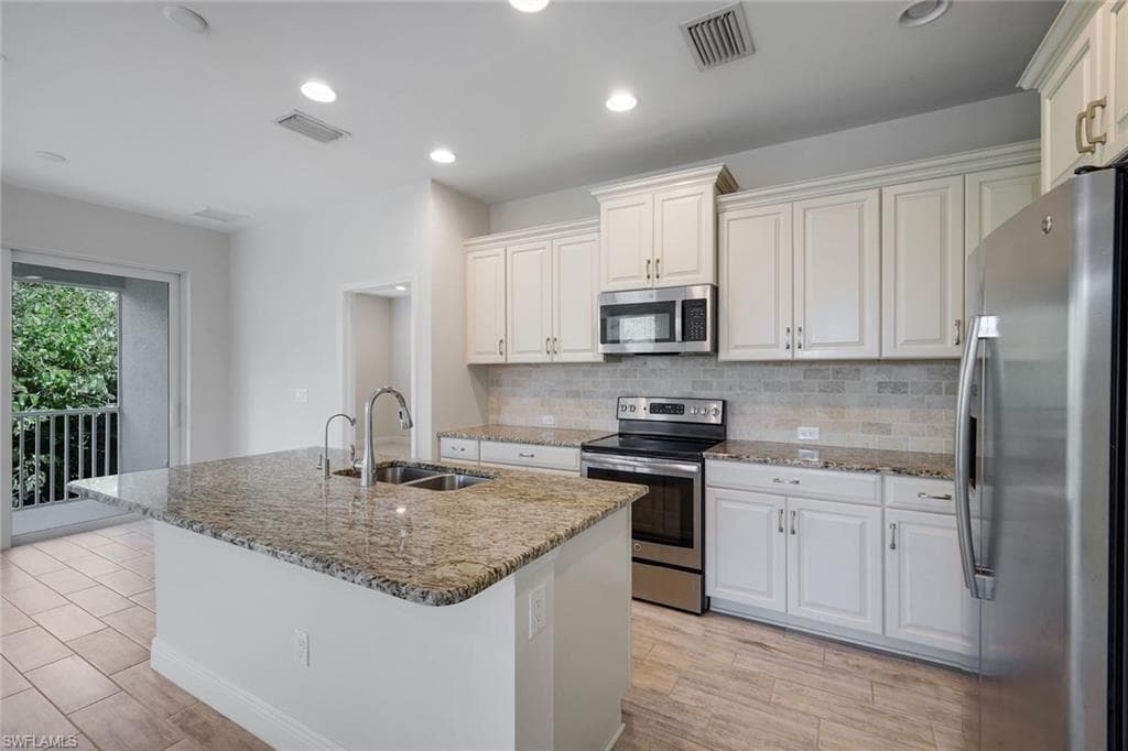 2343 Sheen LN 405-9