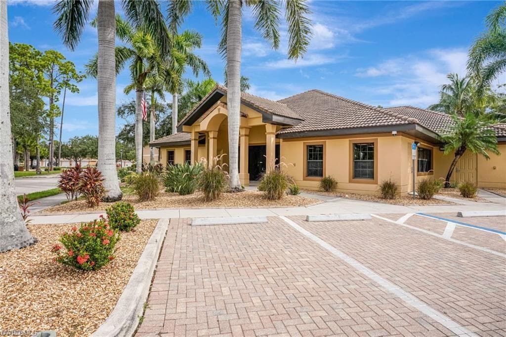 1137 Winding Pines CIR 203-22