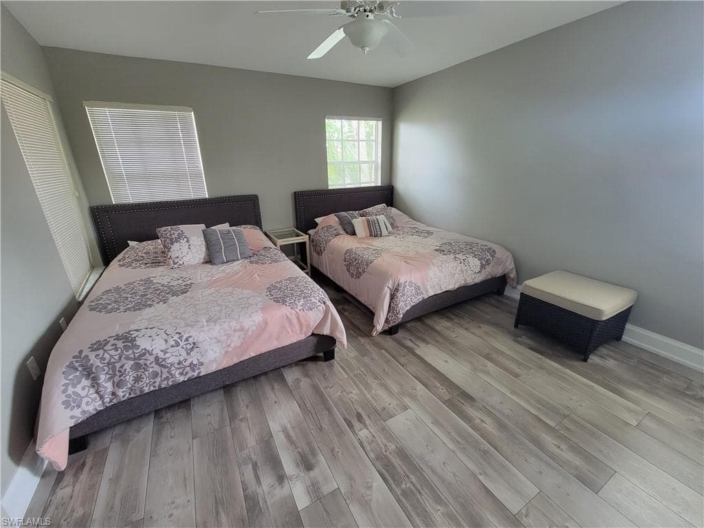 7577 Silver Trumpet LN T-204-13