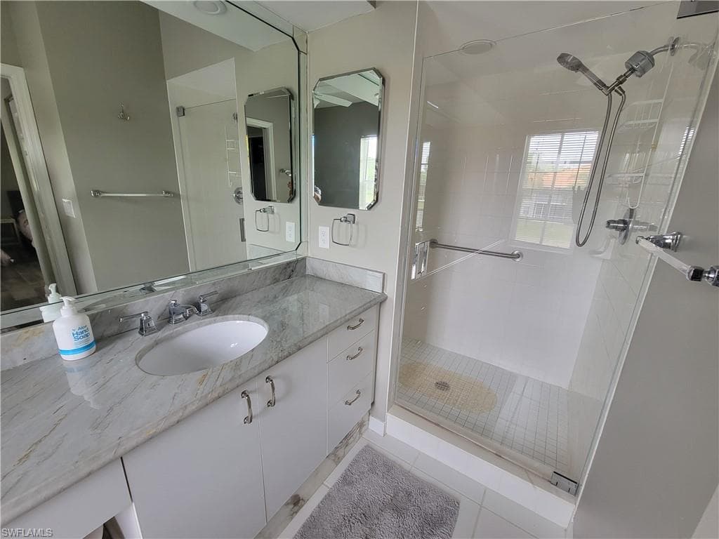 7577 Silver Trumpet LN T-204-26