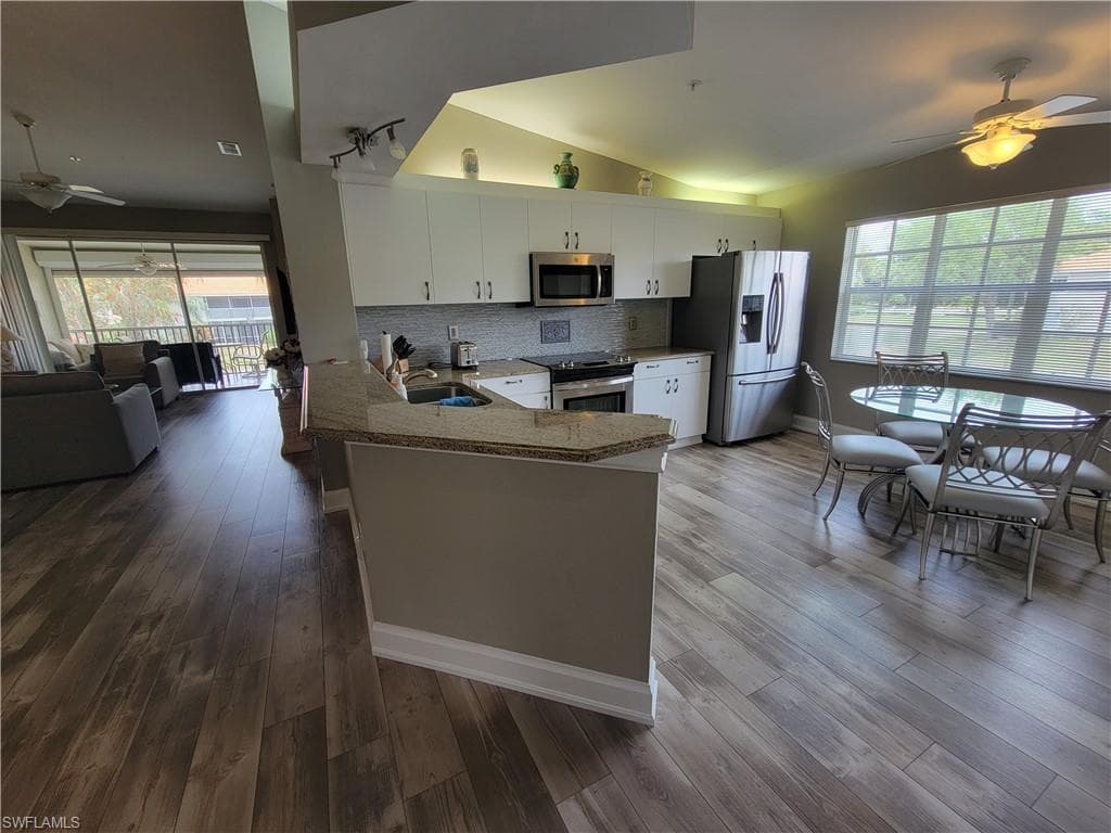 7577 Silver Trumpet LN T-204-5