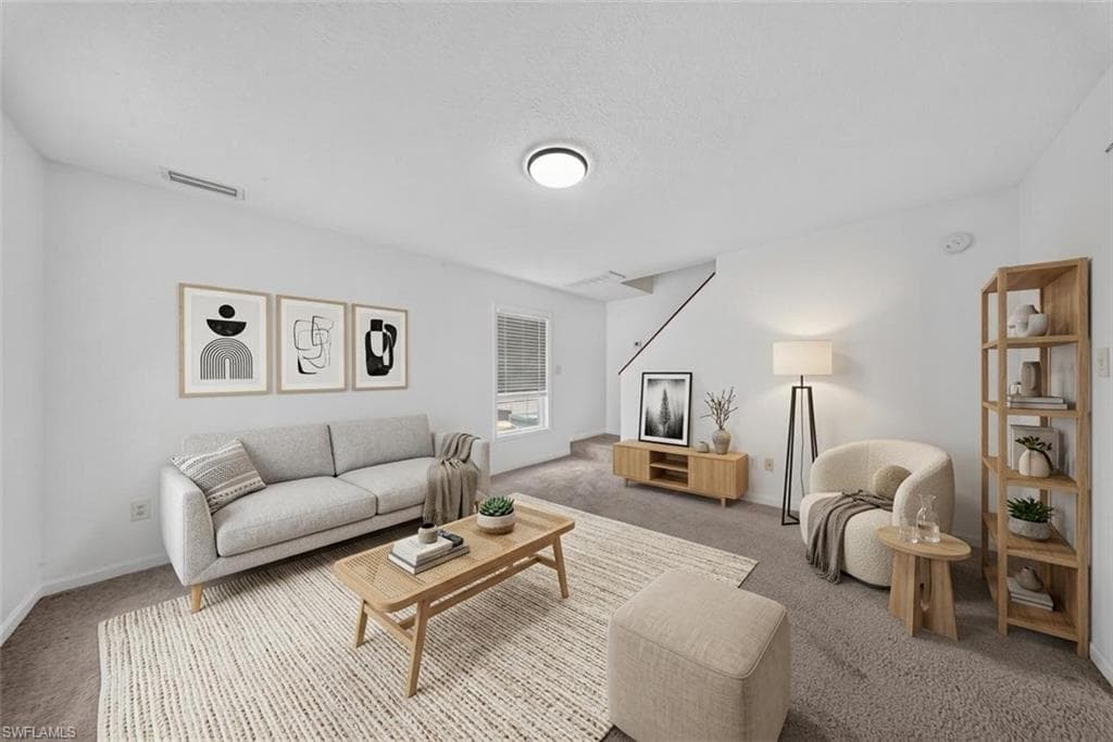 250 Leawood CIR-23