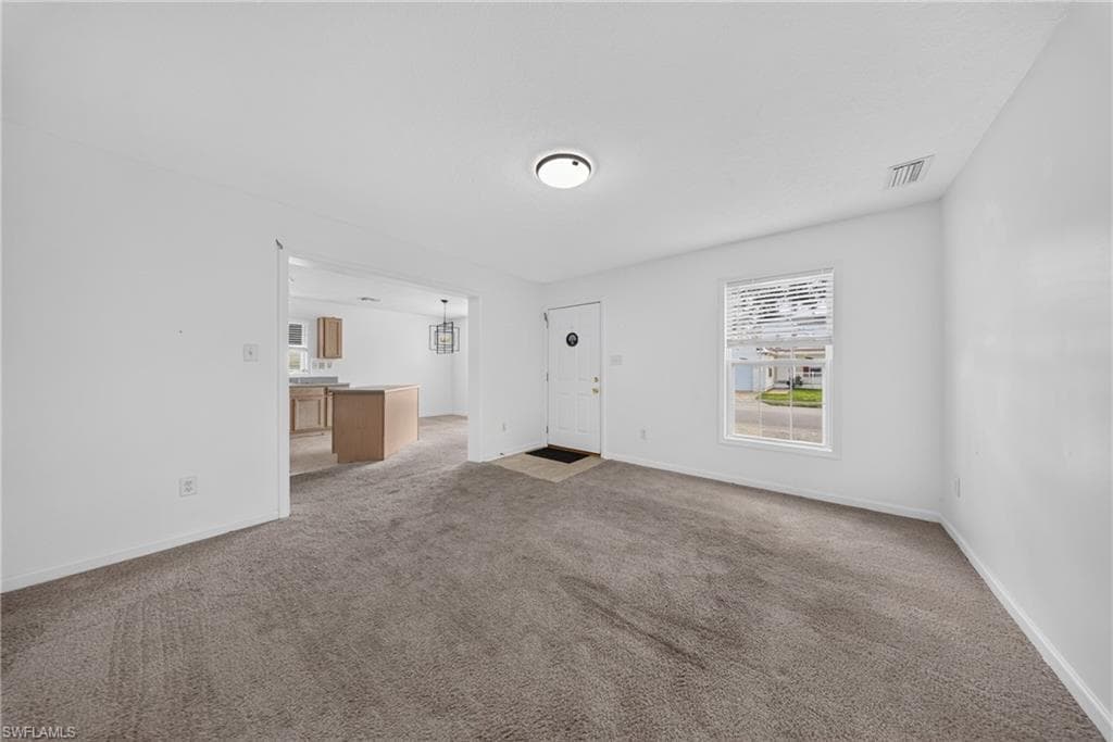 250 Leawood CIR-13