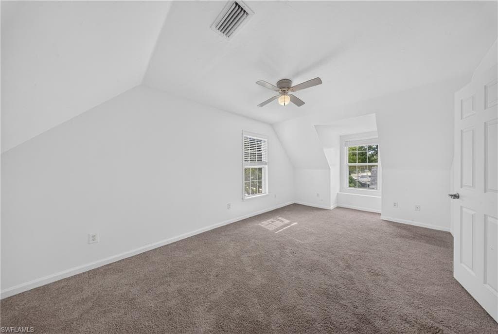 250 Leawood CIR-12