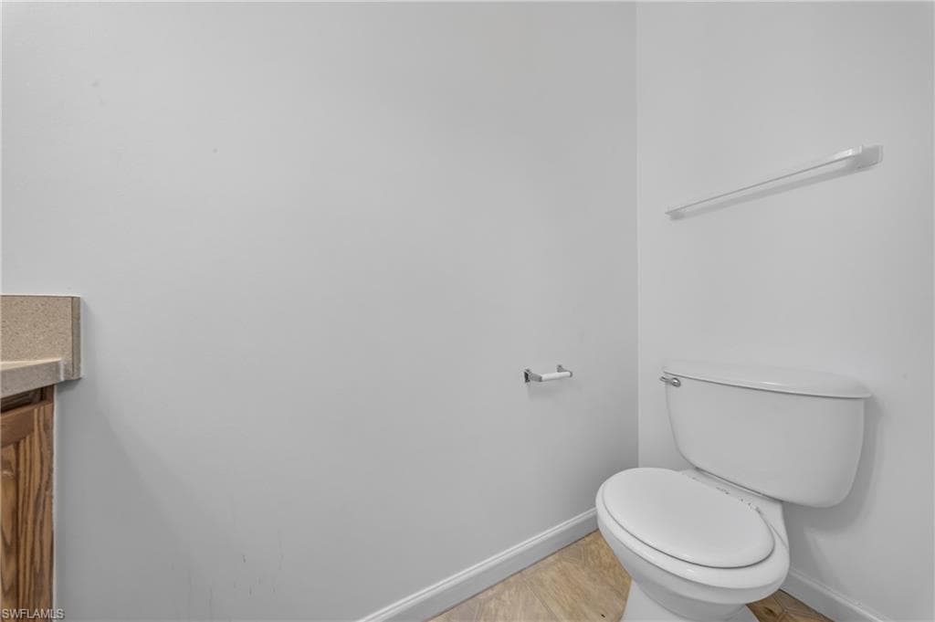 250 Leawood CIR-28