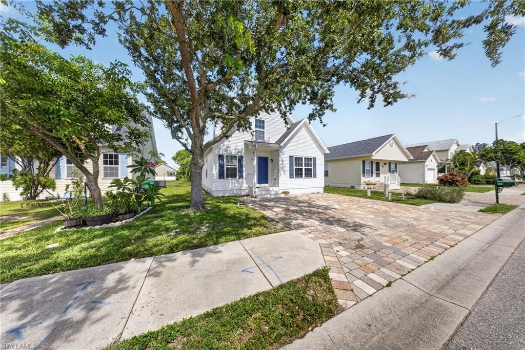 250 Leawood CIR-5