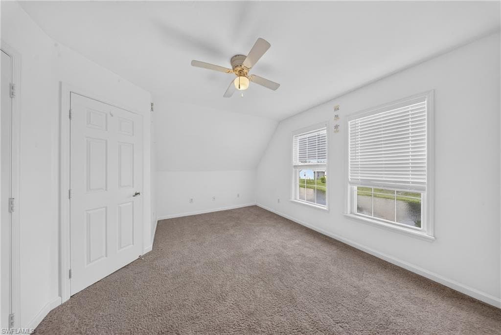 250 Leawood CIR-20