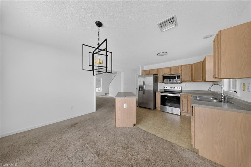 250 Leawood CIR-9