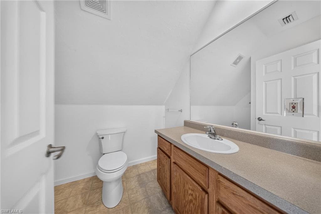 250 Leawood CIR-33