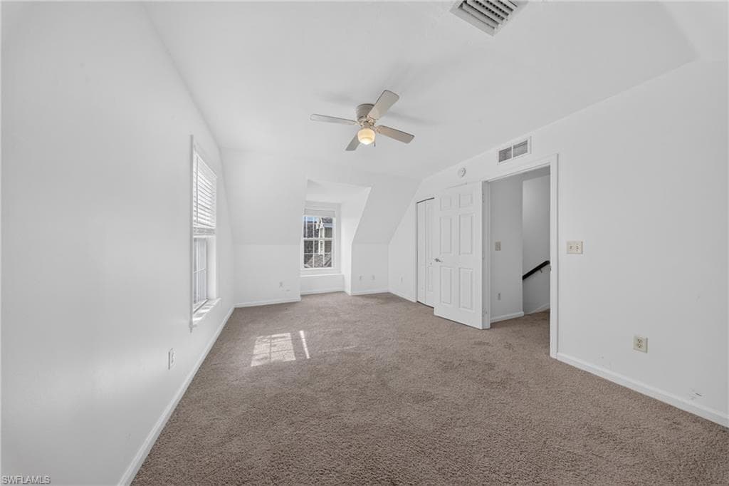 250 Leawood CIR-19