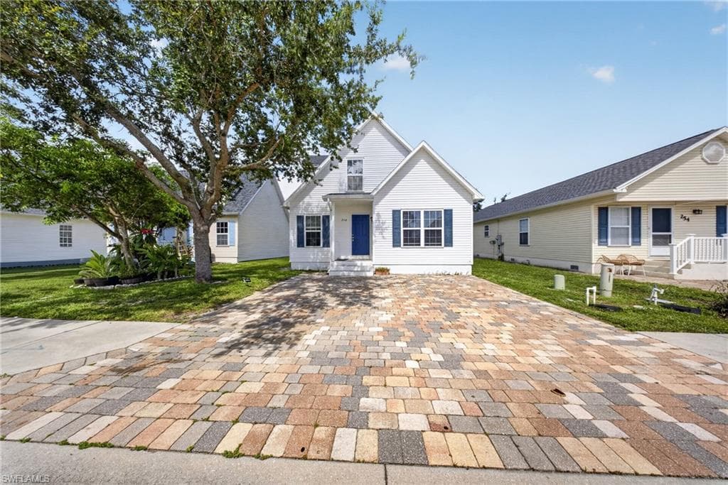 250 Leawood CIR-4