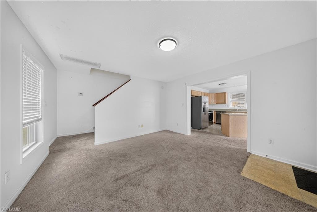 250 Leawood CIR-25