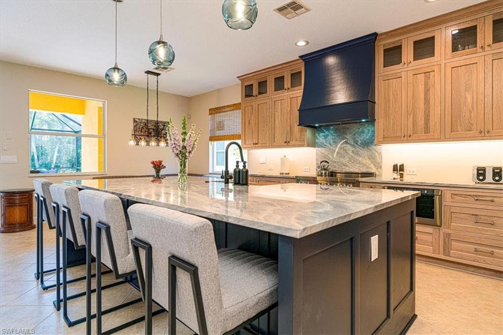 7703 Martino CIR-7