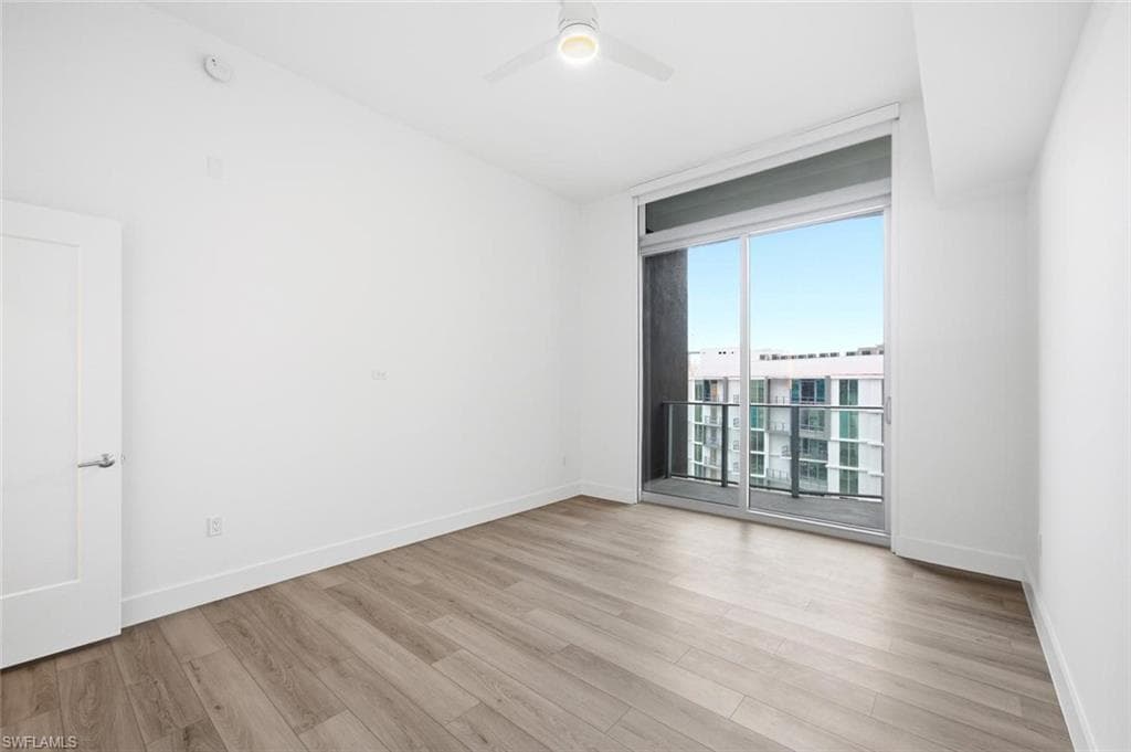 1950 Mayfair ST PH8-23