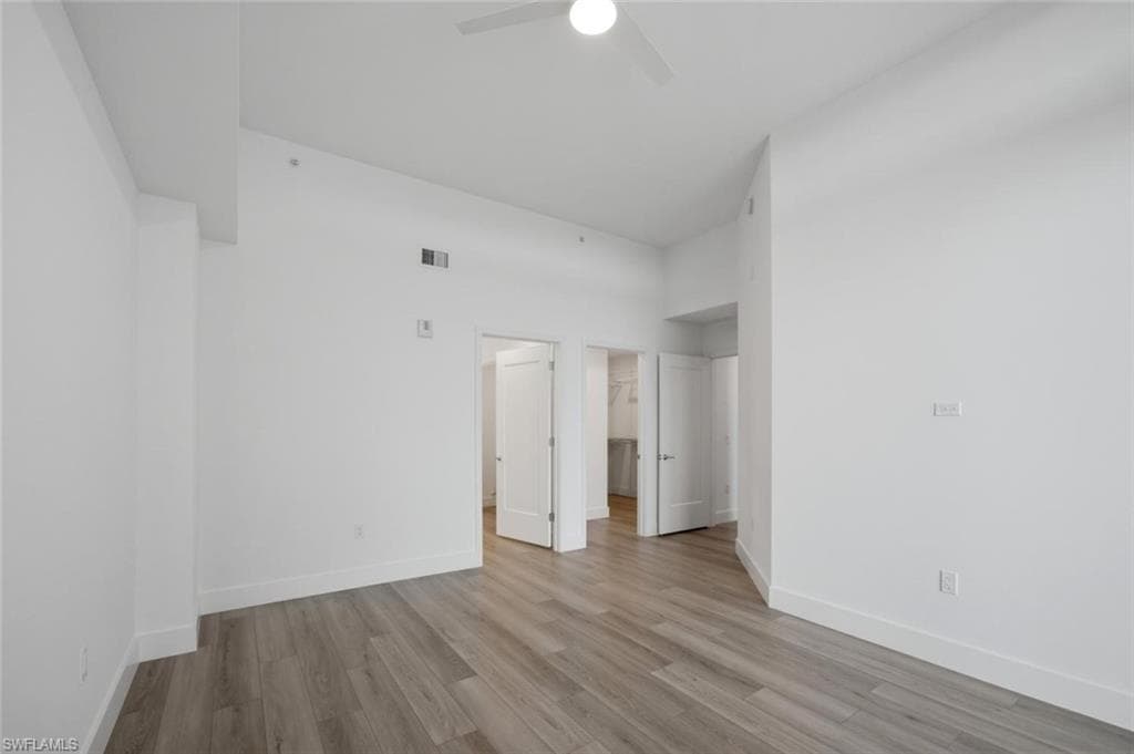 1950 Mayfair ST PH8-17