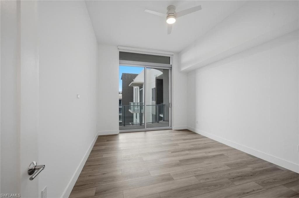 1950 Mayfair ST PH8-22