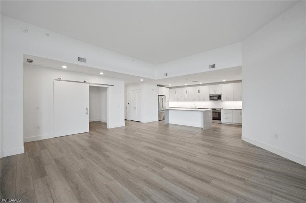 1950 Mayfair ST PH8-7