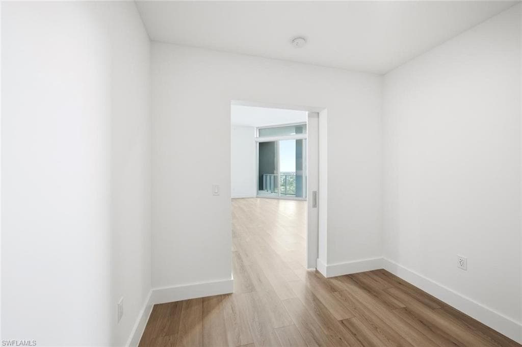 1950 Mayfair ST PH8-15