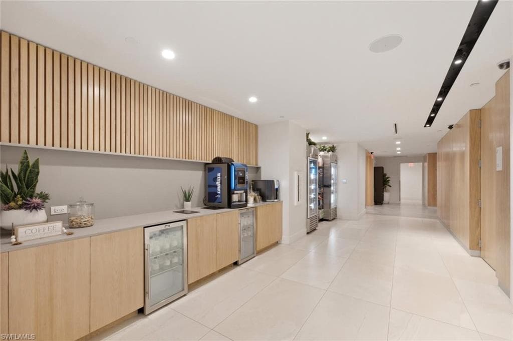1950 Mayfair ST PH8-4