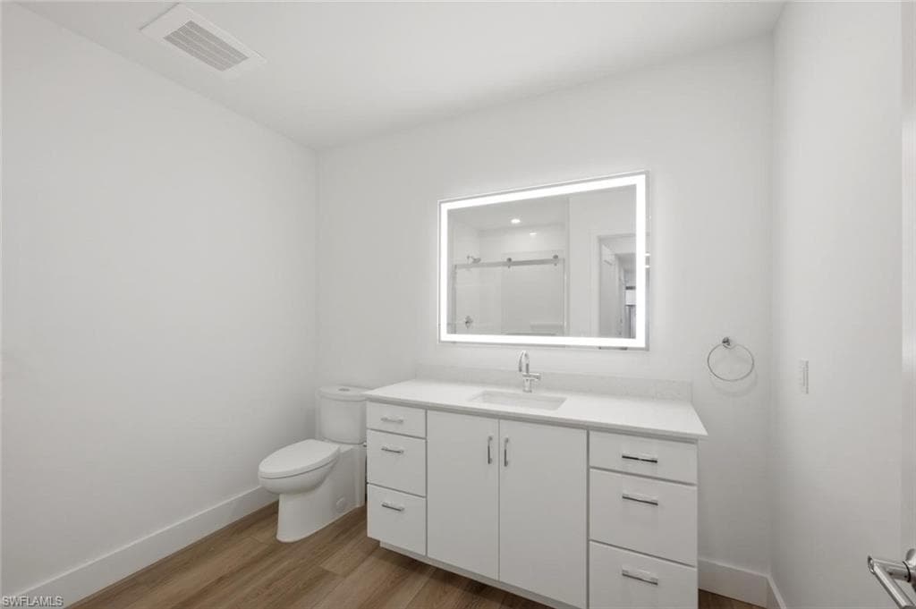 1950 Mayfair ST PH8-25