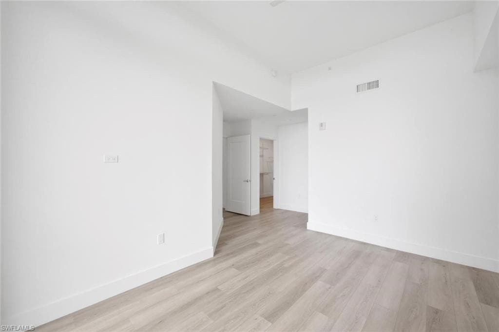 1950 Mayfair ST PH9-17