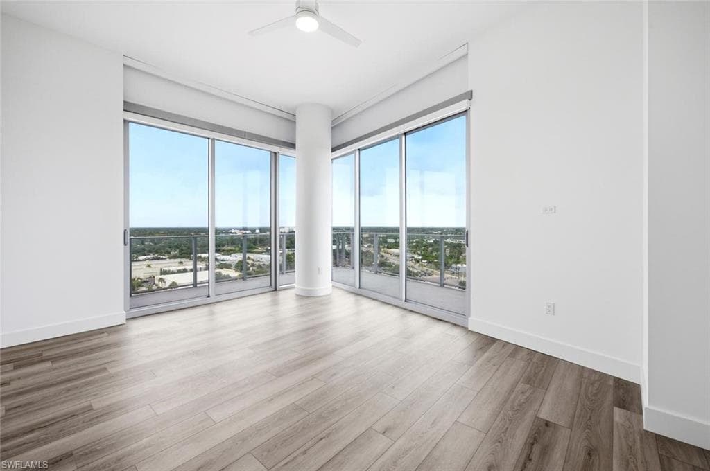 1950 Mayfair ST PH11-16