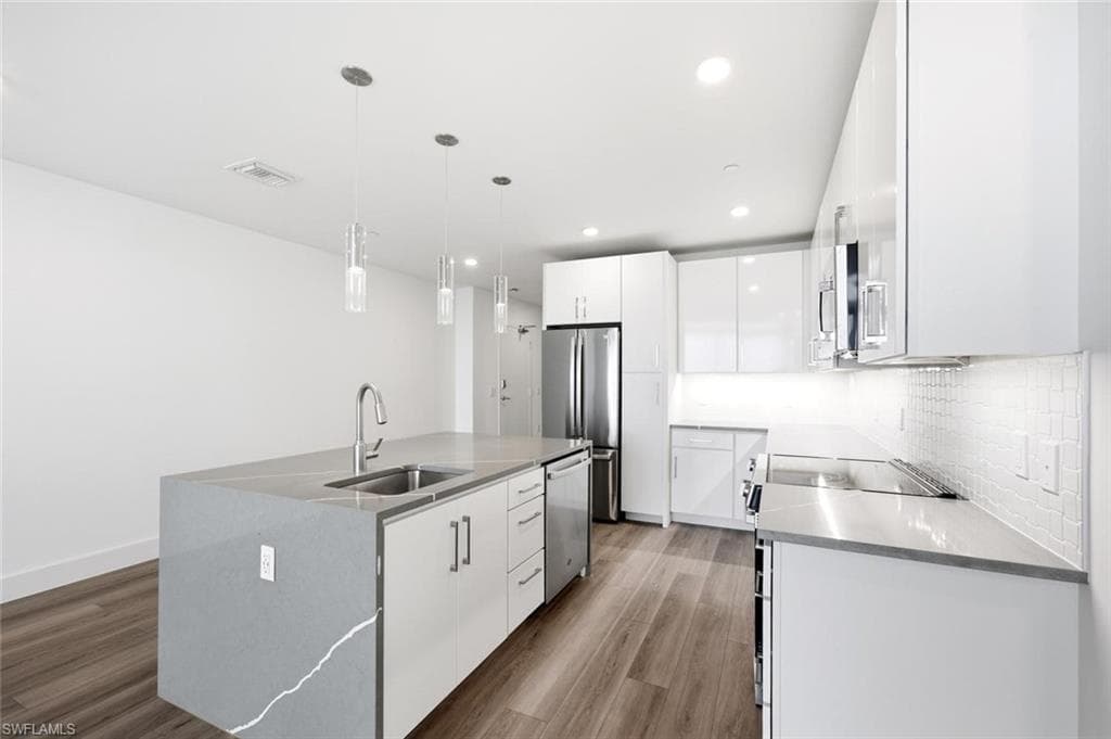 1950 Mayfair ST PH11-9