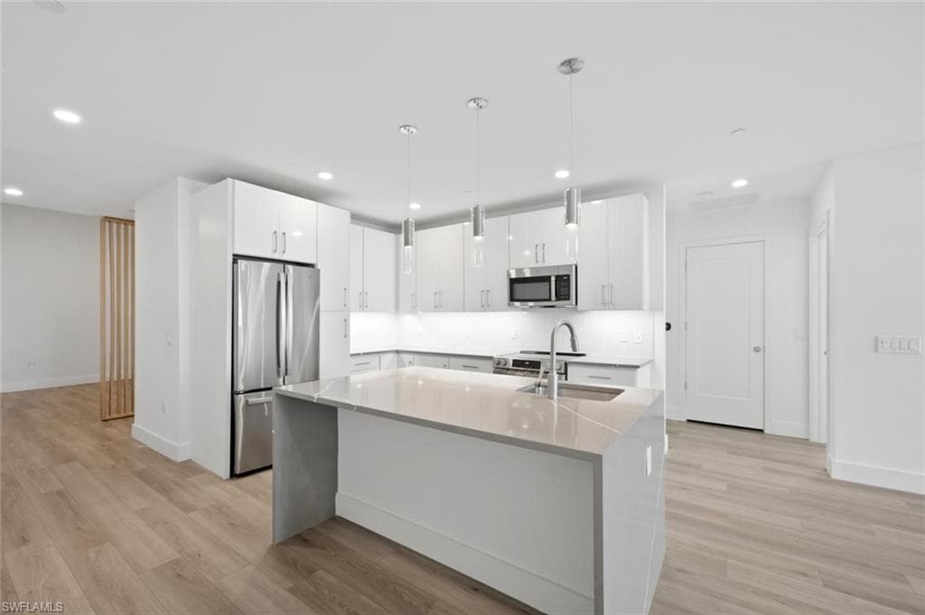 1950 Mayfair ST PH11-10