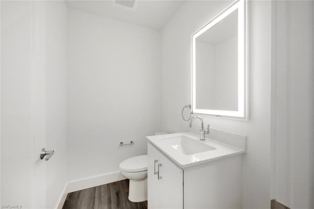 1950 Mayfair ST PH11-15