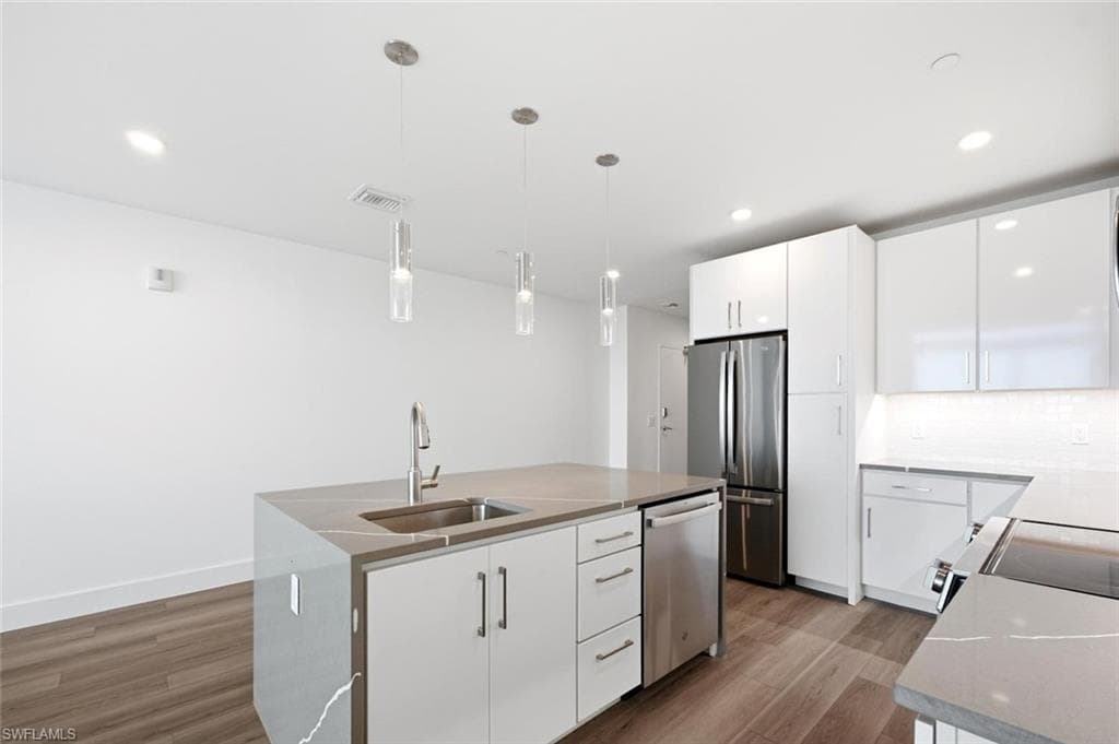 1950 Mayfair ST PH11-11
