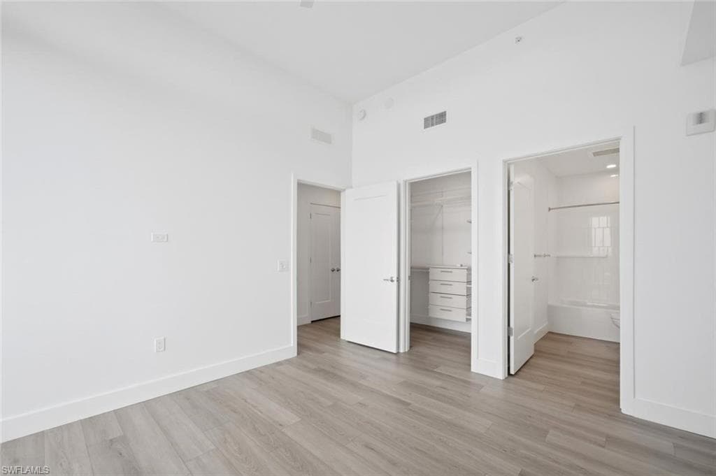 1950 Mayfair ST PH11-25