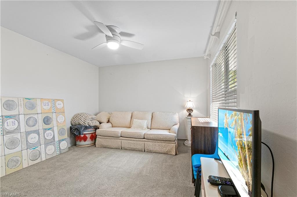 559 Henley DR-27