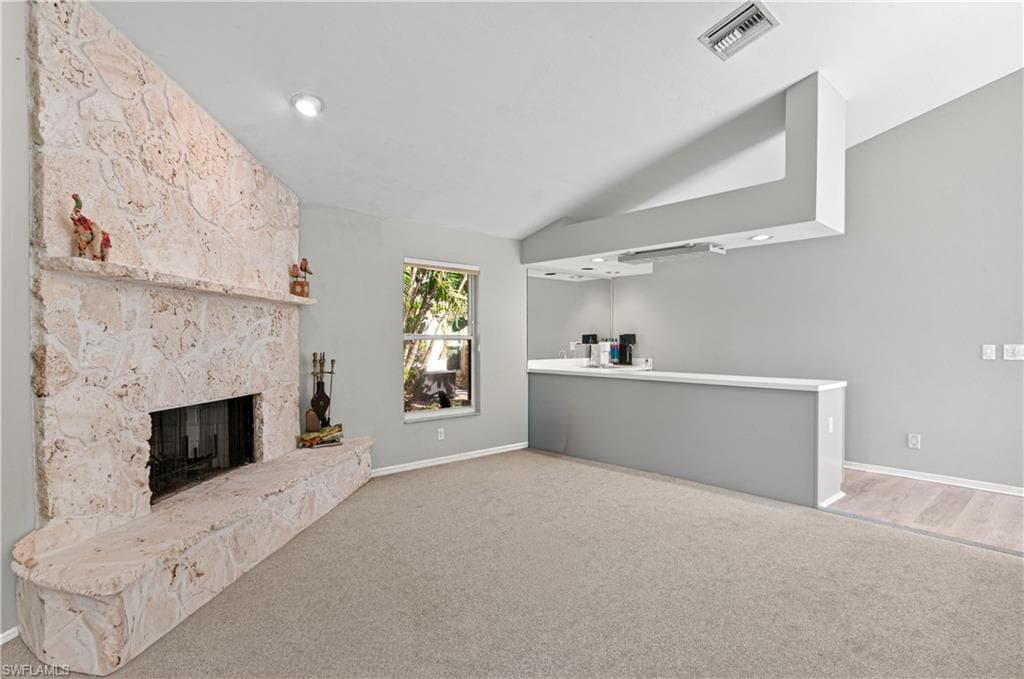 559 Henley DR-13