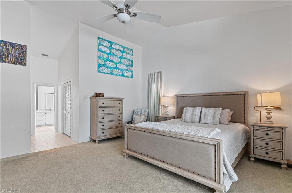 559 Henley DR-22