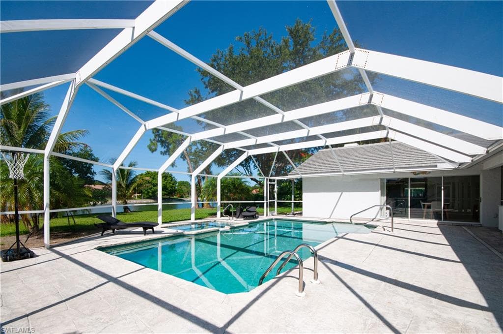 559 Henley DR-36