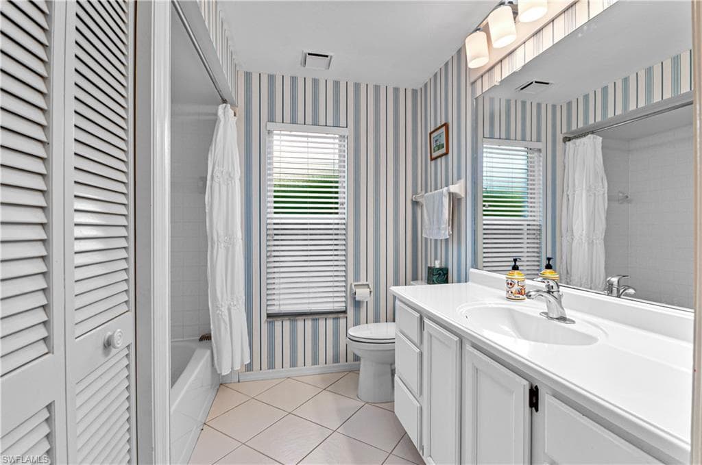 559 Henley DR-30