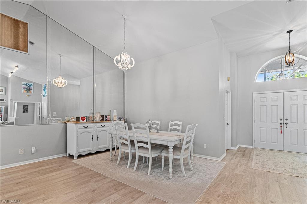 559 Henley DR-10